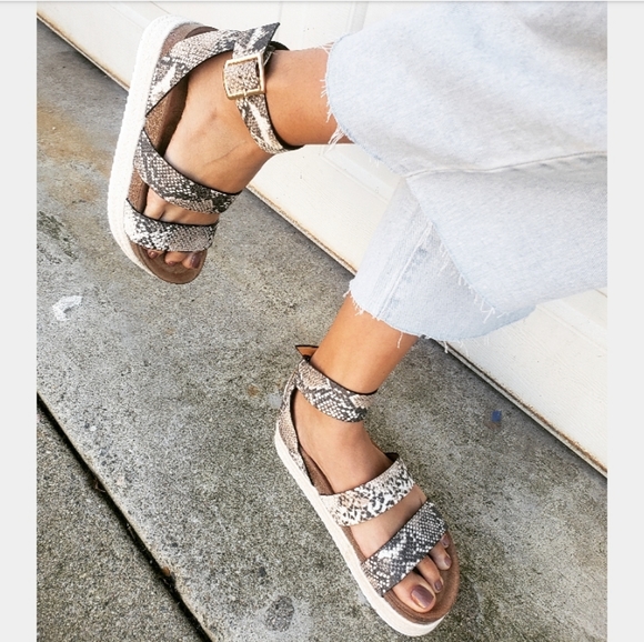 🚨//Cabo Sunset// Snake print Espadrille - Picture 4 of 8